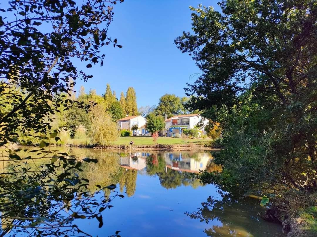 Gite Douceur De Vivre Saint-Avaugourd-des-Landes Luaran gambar